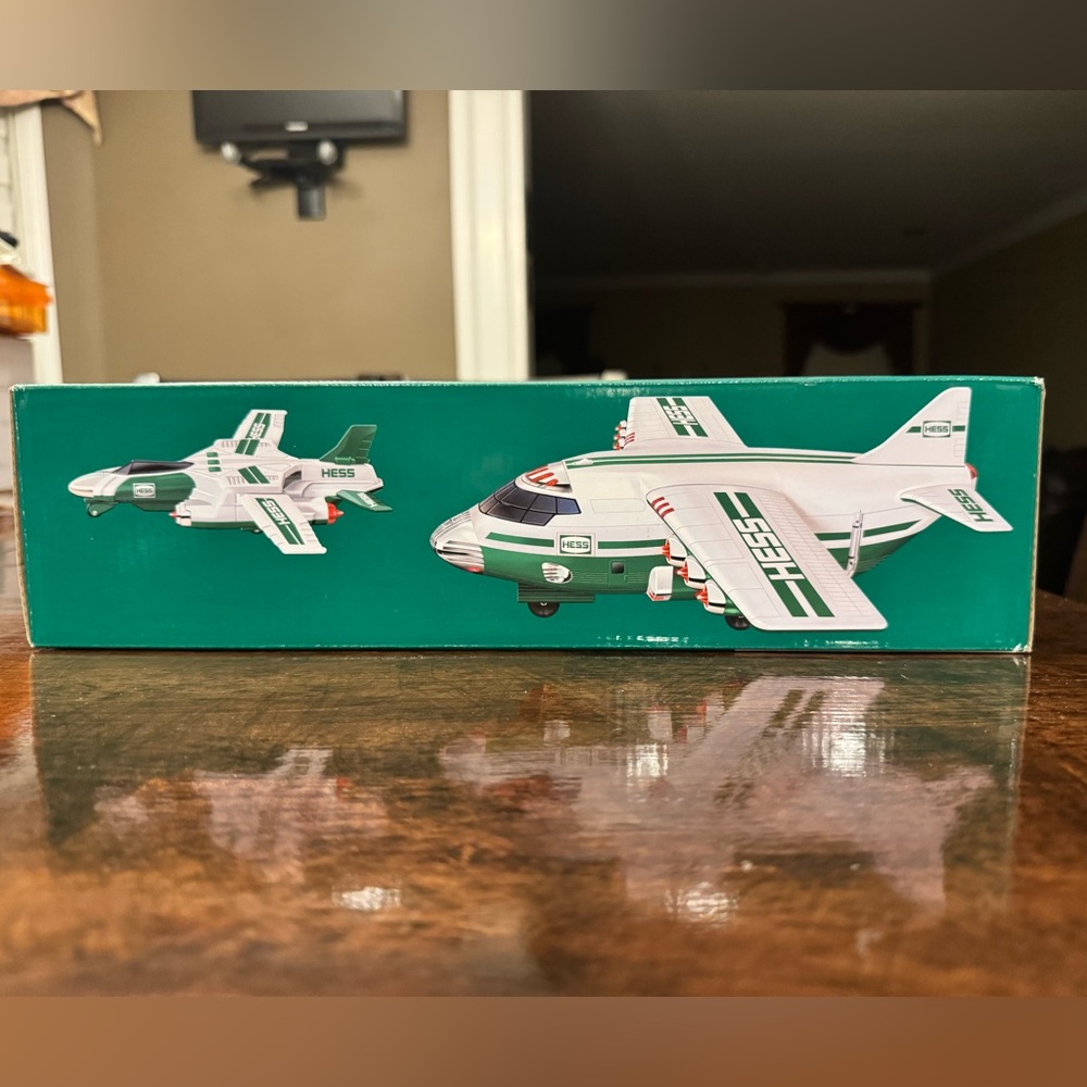 2021 BRAND NEW Hess Cargo Ppane and Jet